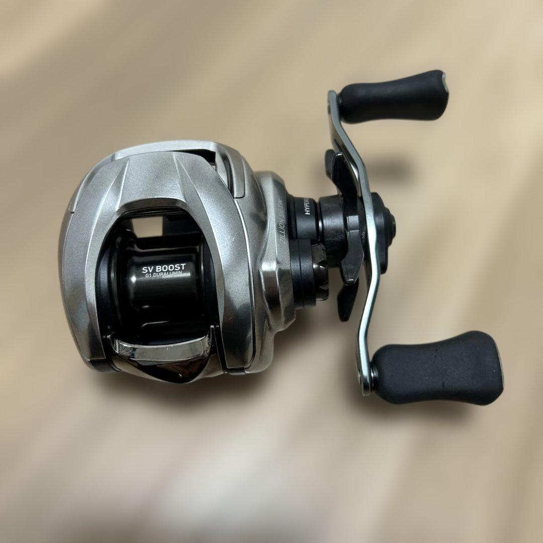 ダイワ　21ジリオンSVTW1000H (右ハンドル/ギア比：7.1)