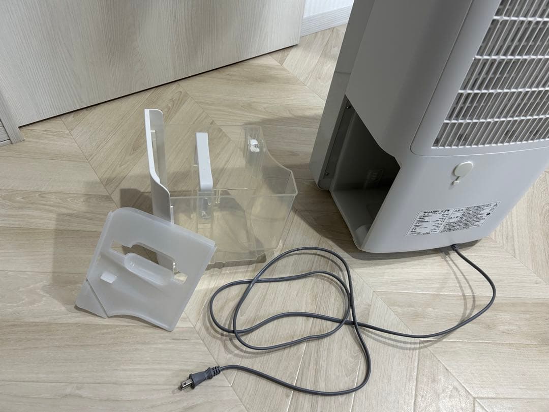 マ*ー様 シャープ　ホワイト 除湿機 タッチ式コントロール