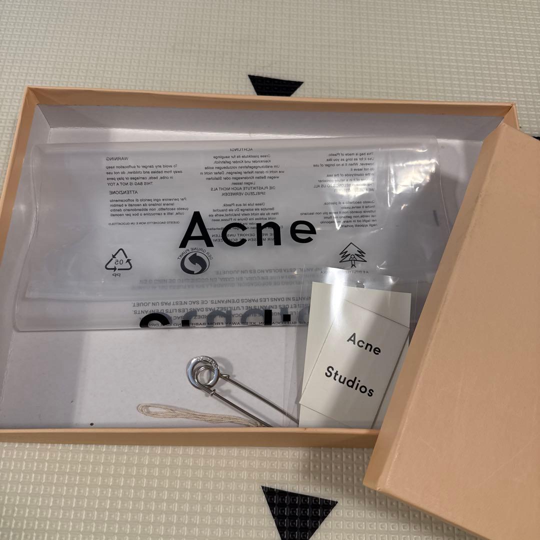 【Acne Studios】100%バージンウール 大判マフラー