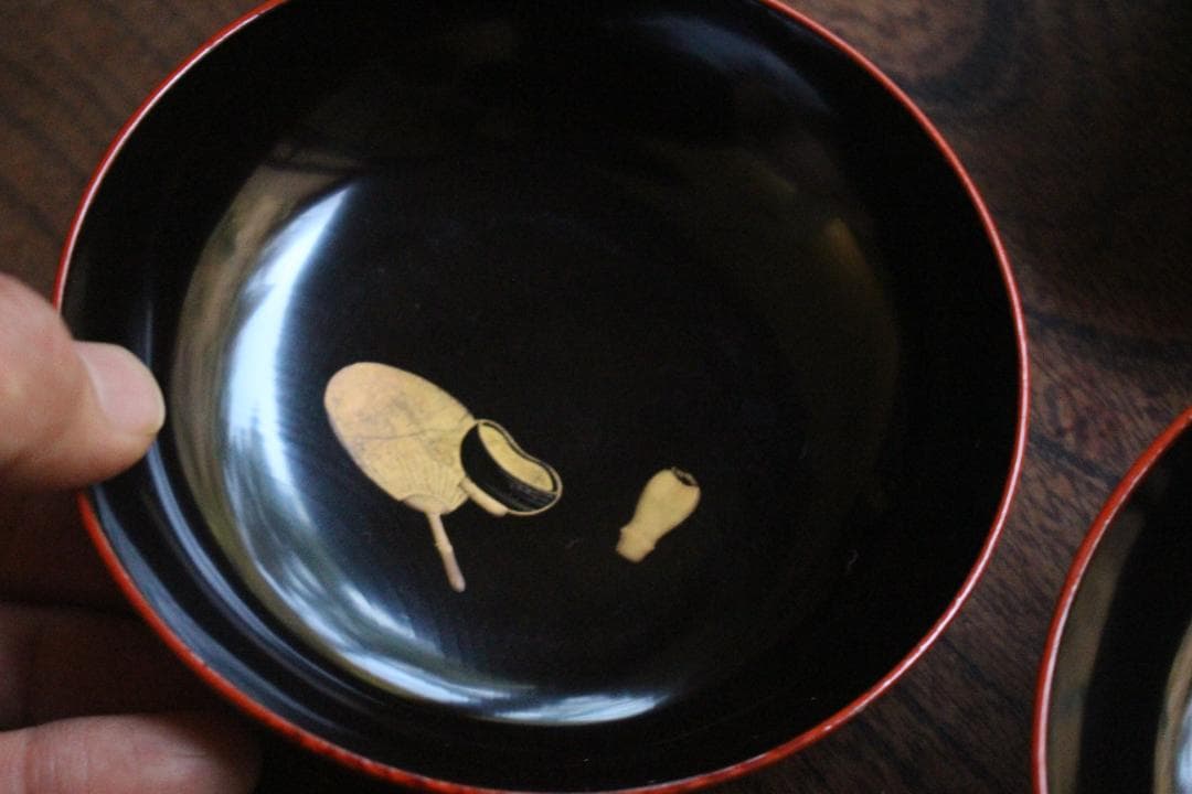 時代逸品！時代糸目朱漆に風情ある絵替風物蒔絵の映える小皿10点（検輪島塗銘々皿