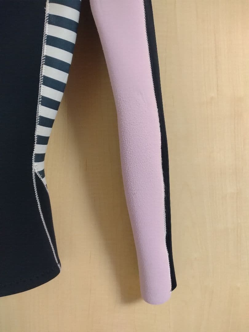 地域ねこ　ビラボン　　タッパー　　М