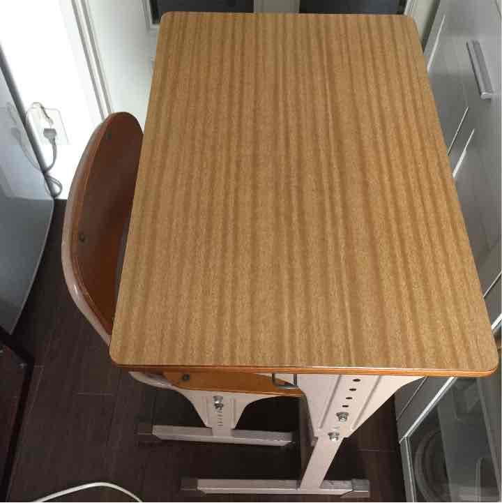 みかジ☆中古品 レトロな学校机と椅子 2セット