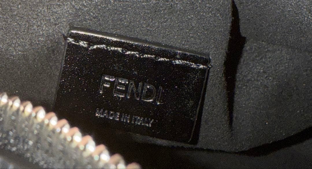 FENDI ロゴプレートクラッチバッグ 2024年新作 未使用品 外袋 セカンド