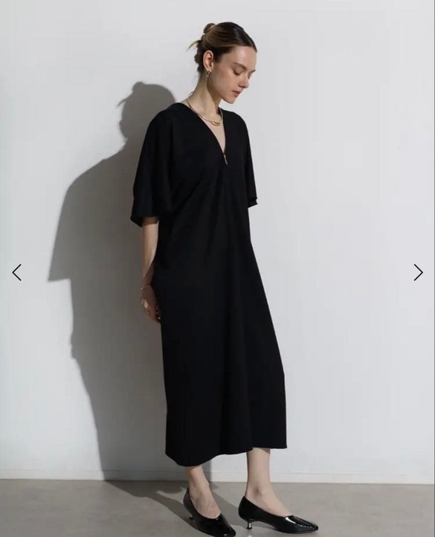 今期【新品タグ付】YAMADAYA ファスナーネックワンピース AgaBLACK