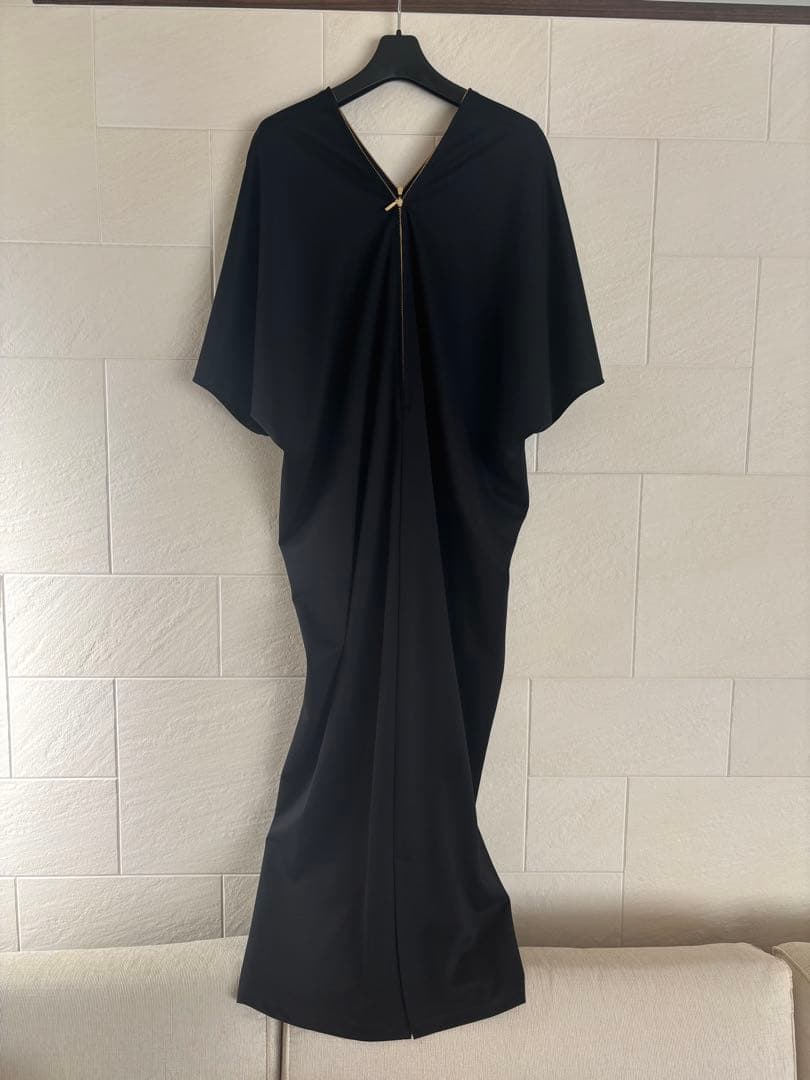 今期【新品タグ付】YAMADAYA ファスナーネックワンピース AgaBLACK