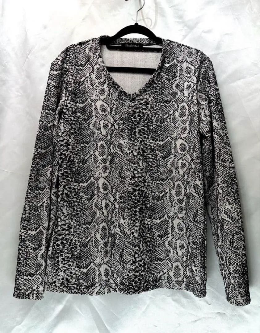 トルネードマート　テレコパイソンフロッキーカットソー