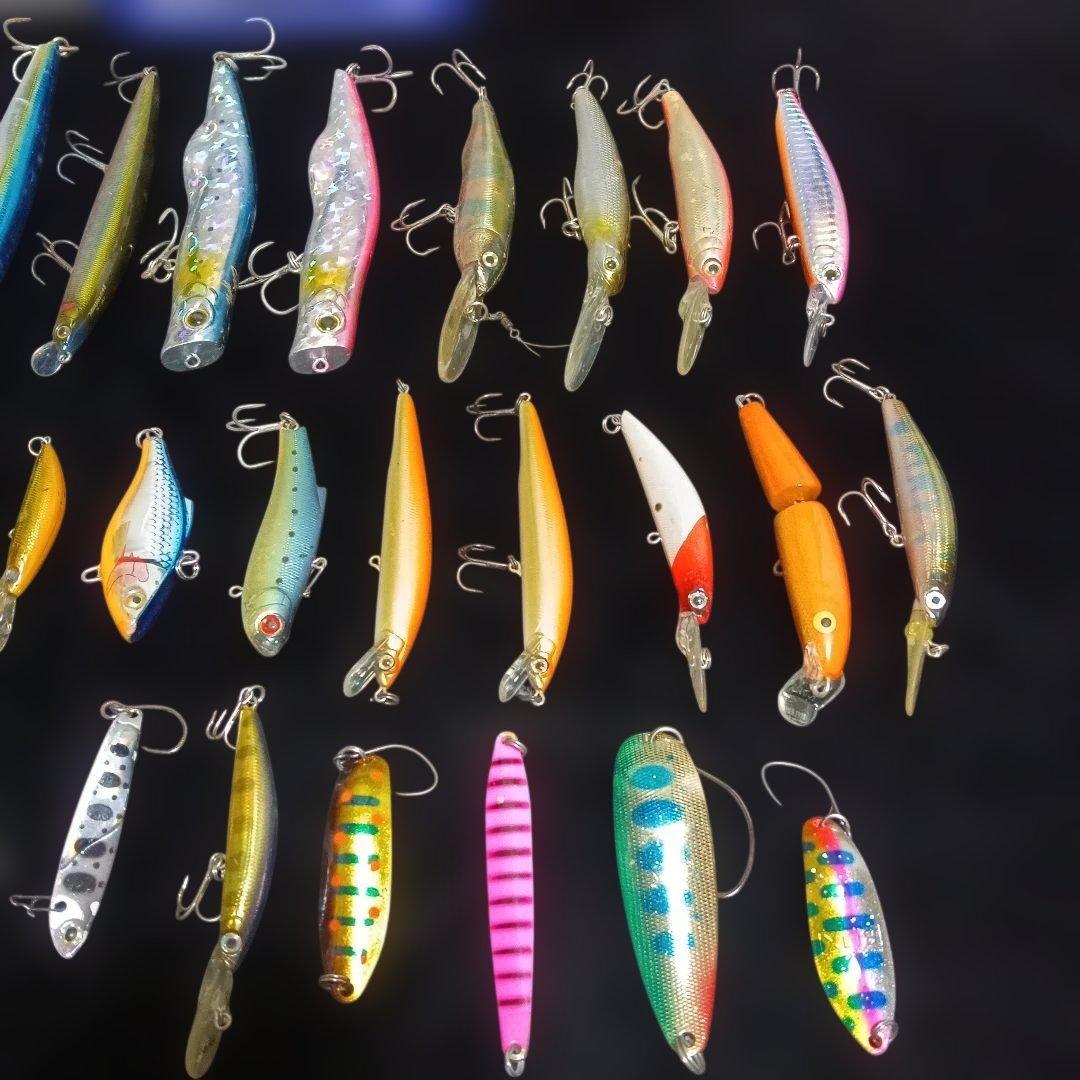 111ミノー・プラグルアーセット 収納ケース付き.３３点