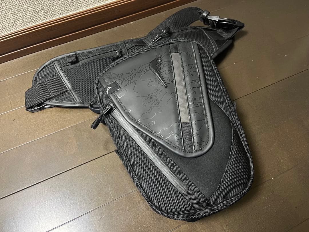 クシタニ　kushitani レッグバッグ　ブラックアウト