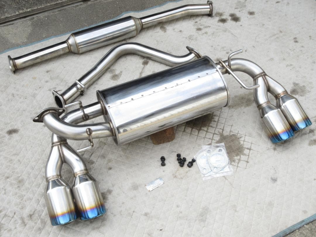 美品 オマケ付き トラスト ４本出し マフラー 86 brz zn6 zc6