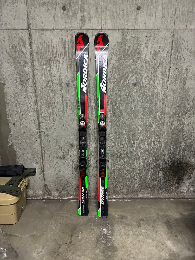 Nordica spitfire pro スキー 板