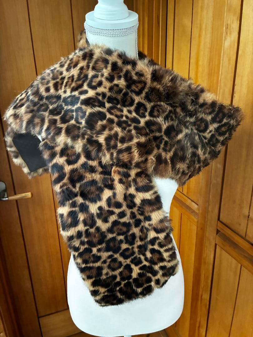 ケント‼︎ 美品GUCCI レオパード柄ファーマフラー　ストール　ラパン