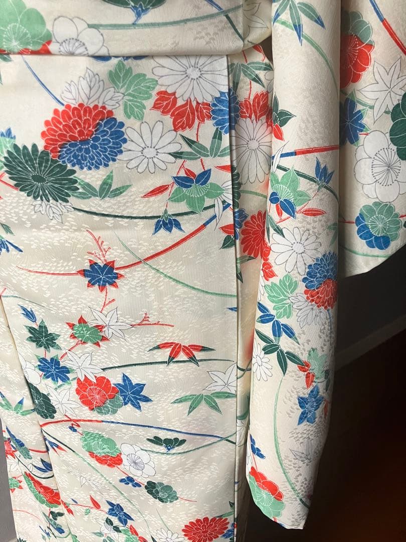 しつけ糸付き新品 小振袖 菊花小紋 単品 洗える着物