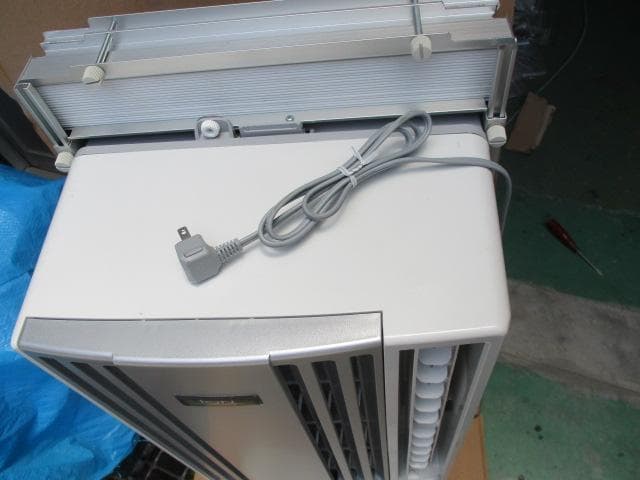 美品 22年 コロナ CW-A1822RE1 リモコン窓枠付 ルームエアコン/J