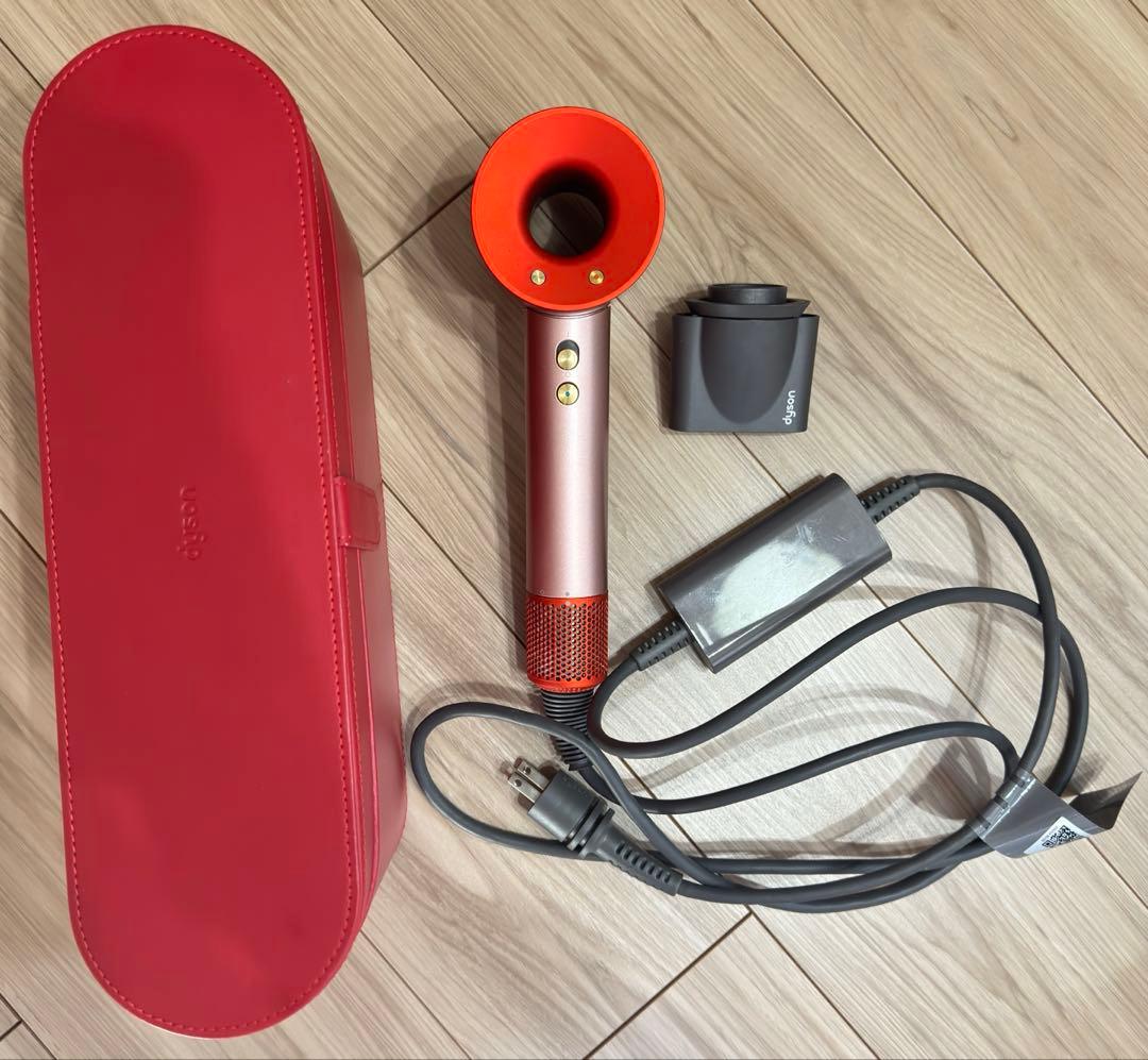 ダイソン　ドライヤー　HD08 さくらロゼ　ヘアードライヤー　dyson