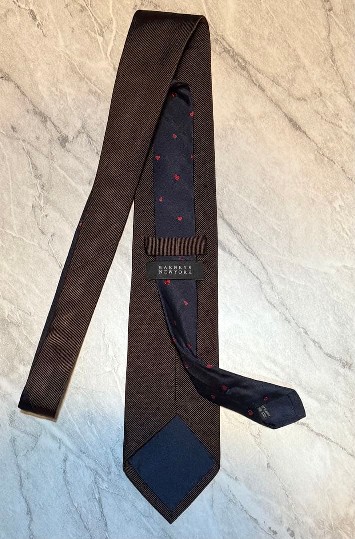 バーニーズニューヨーク ソリッド&ハート 刺繍 アシンメトリー シルク ネクタイ