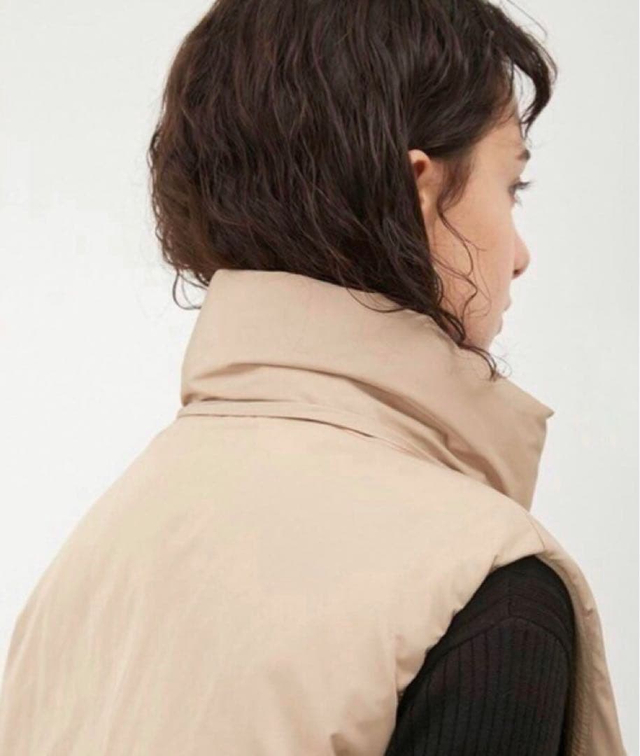 Mila Owenフード付きパテッドフレンチダウンベスト ベージュ