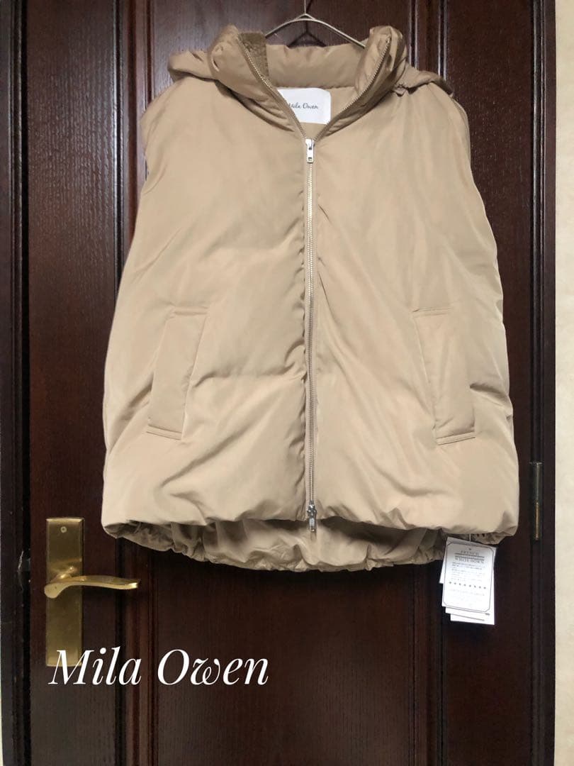Mila Owenフード付きパテッドフレンチダウンベスト ベージュ