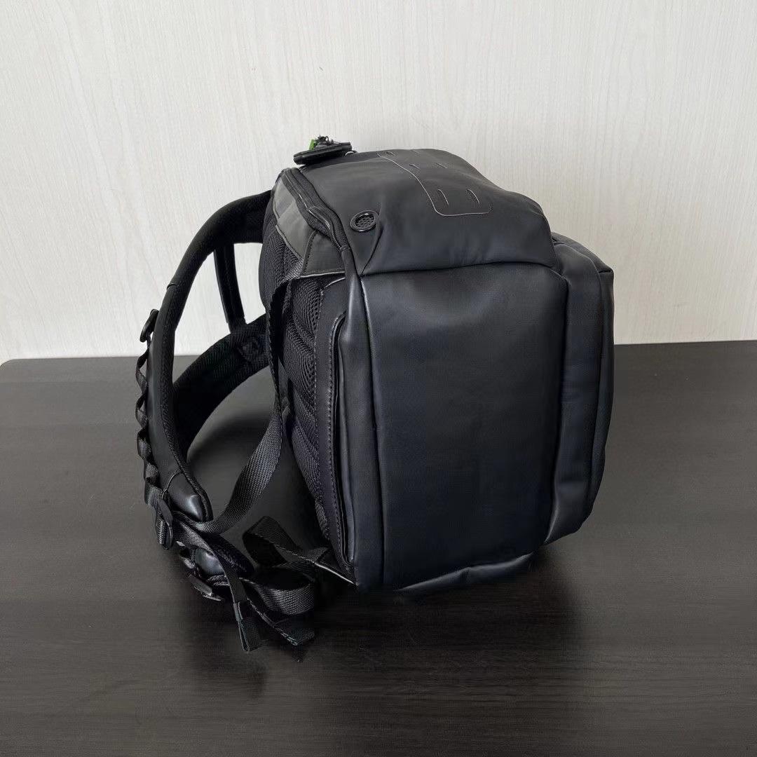 TUMI「サーチ」ファイバーレザーバックパック