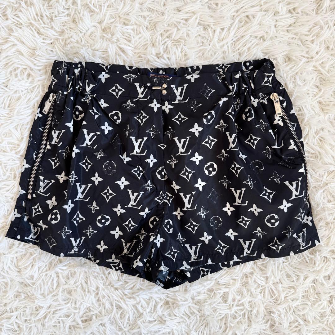 新品未使用　ルイヴィトン　ショートパンツ　モノグラム　総柄　ブラック　Sサイズ
