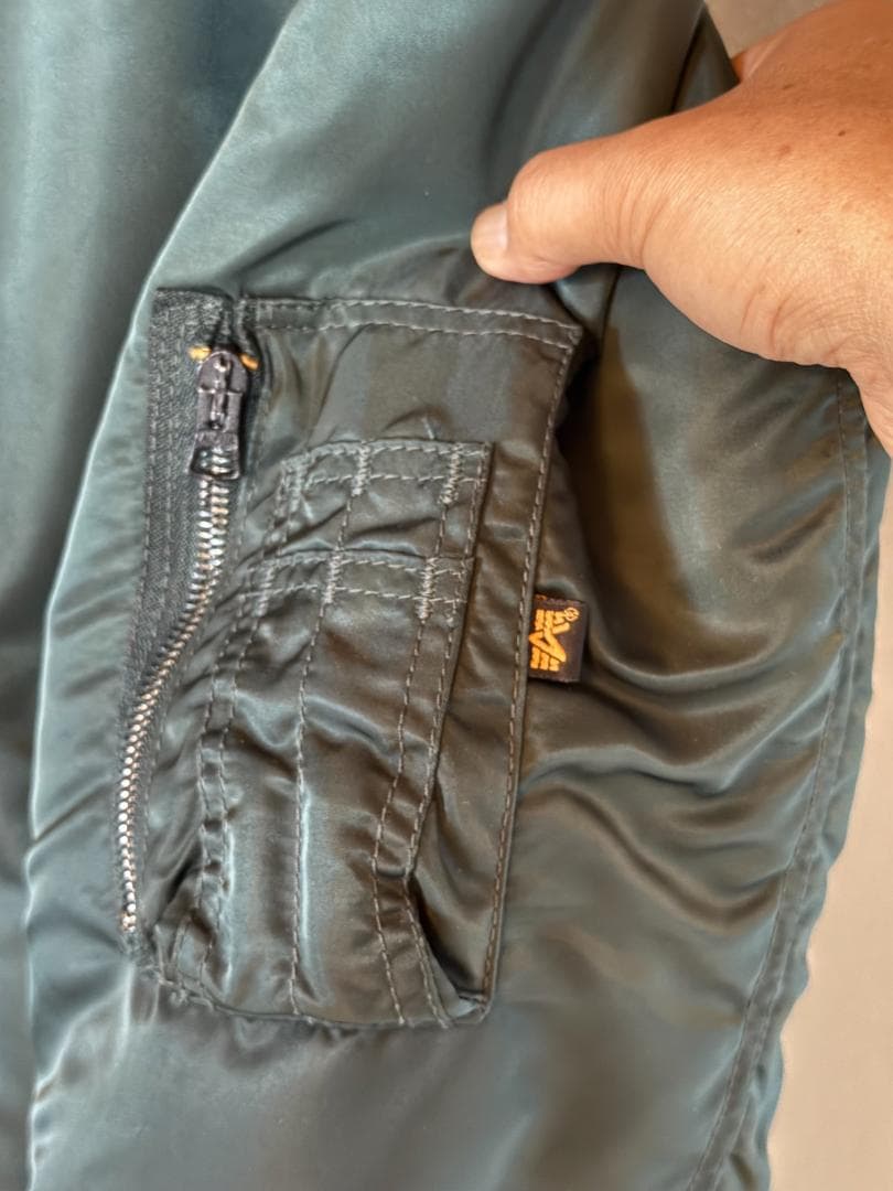 【古着】ALPHA MA-1 サイズ表記M　緑xオレンジ