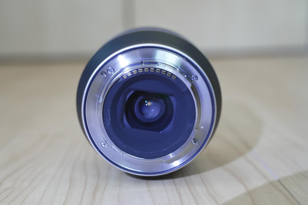 TAMRON 20mm F/2.8 Di III OSD M:1:2 Eマウント