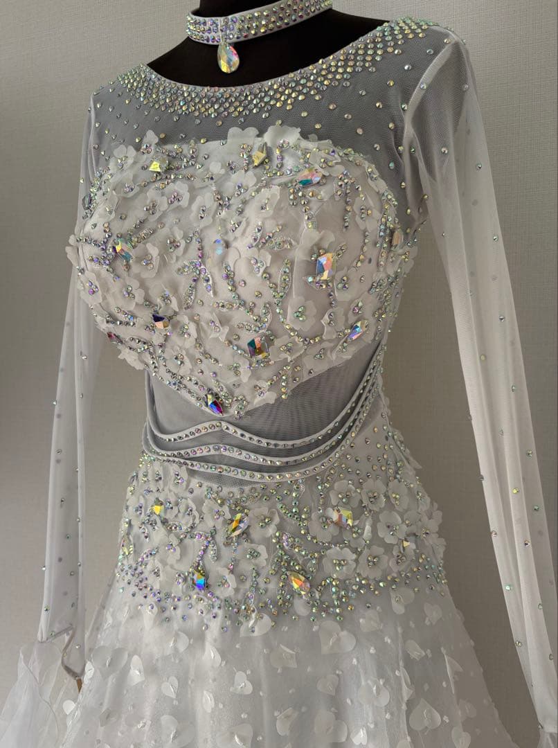 【処分価格】社交ダンスドレス　デモ用ドレス　競技用　ソシアル　白