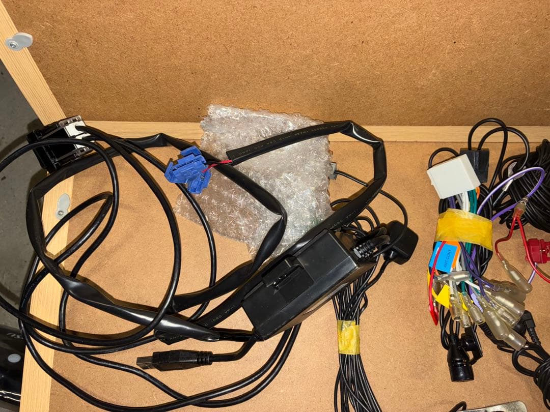 7インチ純正ダイハツナビ　NAXX-W680 配線関連有、金具付、全て付