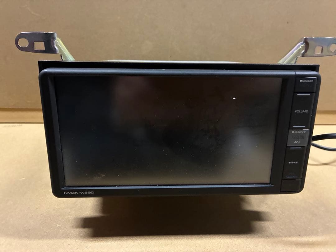 7インチ純正ダイハツナビ　NAXX-W680 配線関連有、金具付、全て付