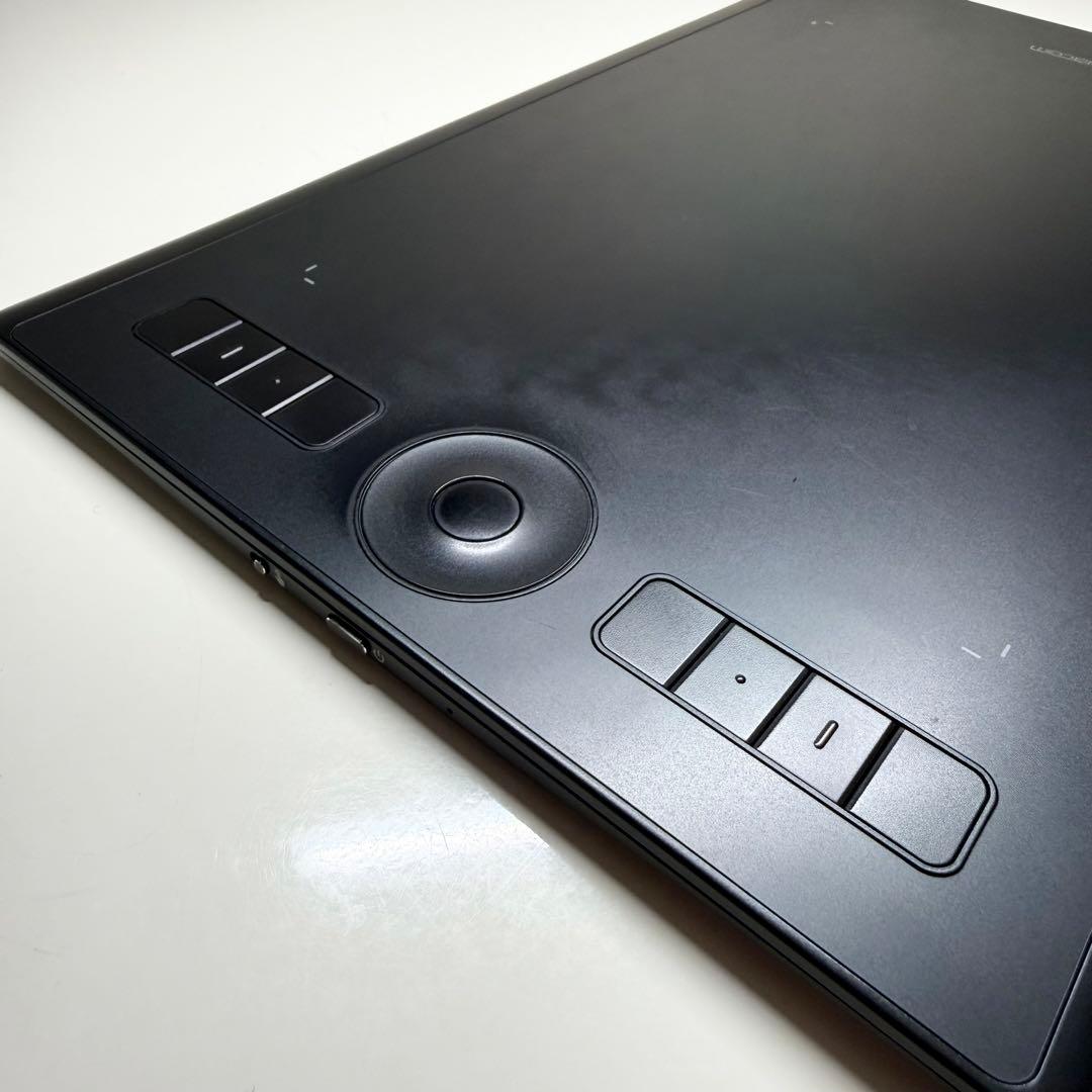 Wacom Intuos Pro Mサイズ PTH-660