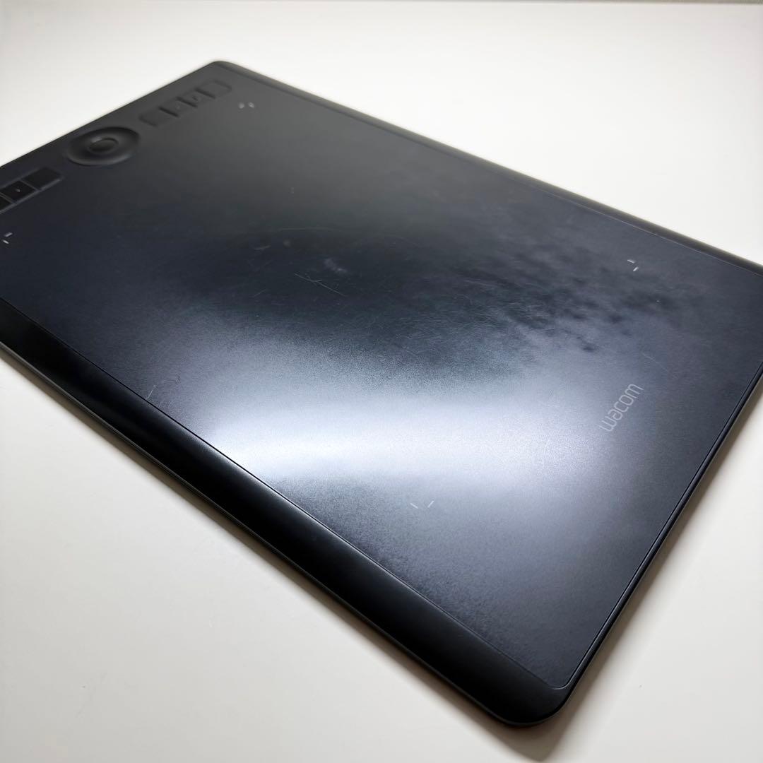 Wacom Intuos Pro Mサイズ PTH-660