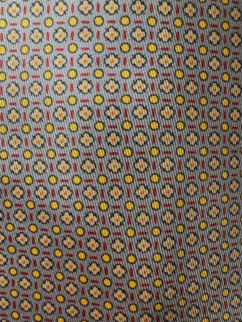 エルメス　エトゥープ　幾何学模様 100%シルク ネクタイ フランス製