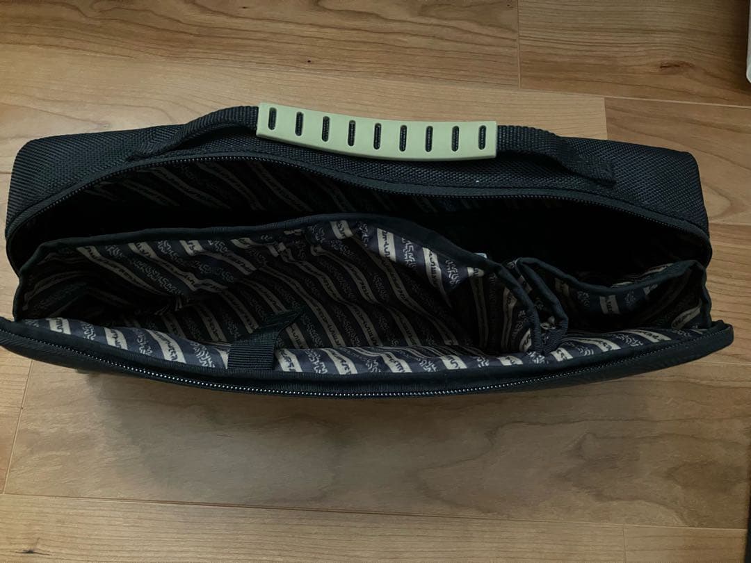 Nintendo Switch 本体 + ケース + 充電器