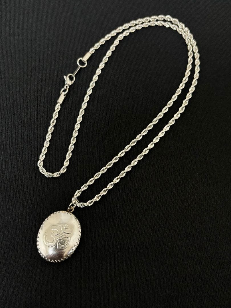 《週末価格》藤井風さん　オームペンダント 女神ラクシュミー〈ピンク〉