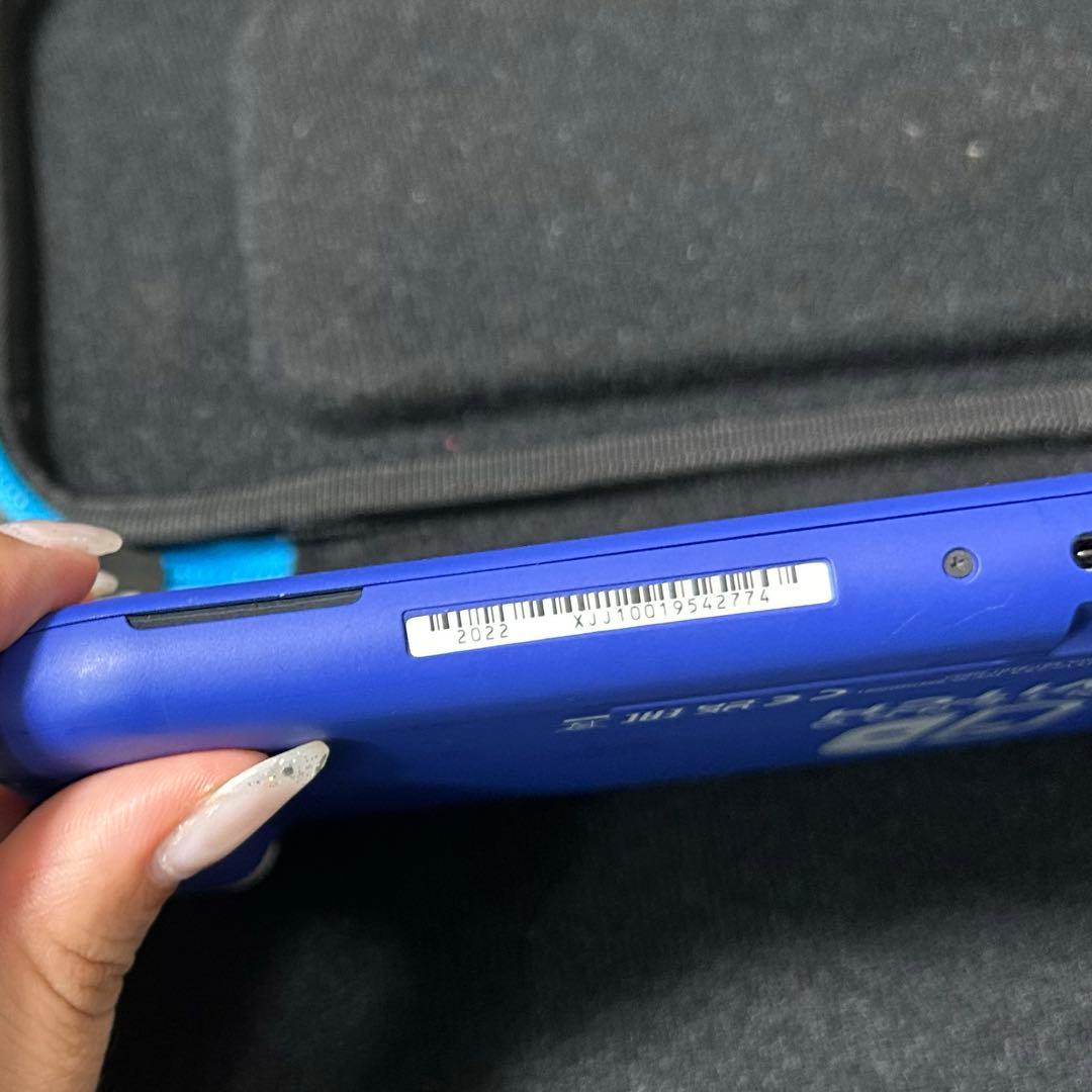 美品　2022年式　Nintendo Switch Lite 充電器・ケース付き