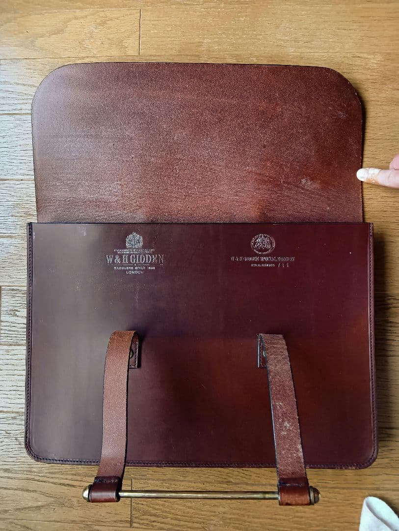 ホ*ジ様 W＆H GIDDEN ギデン ミュージックケース ブライドルレザー