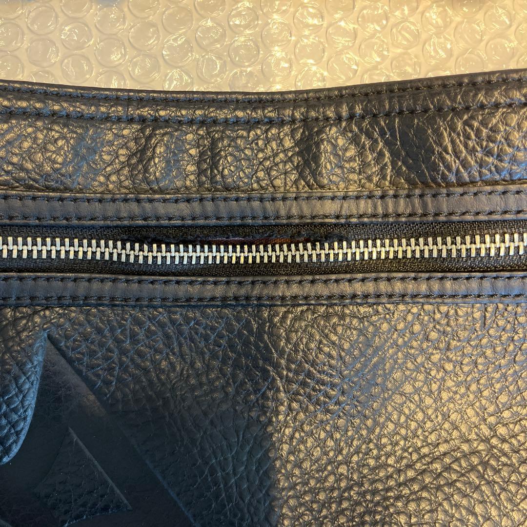 最終値引き　ヴィヴィアンウエストウッド メンズ　ショルダーバック