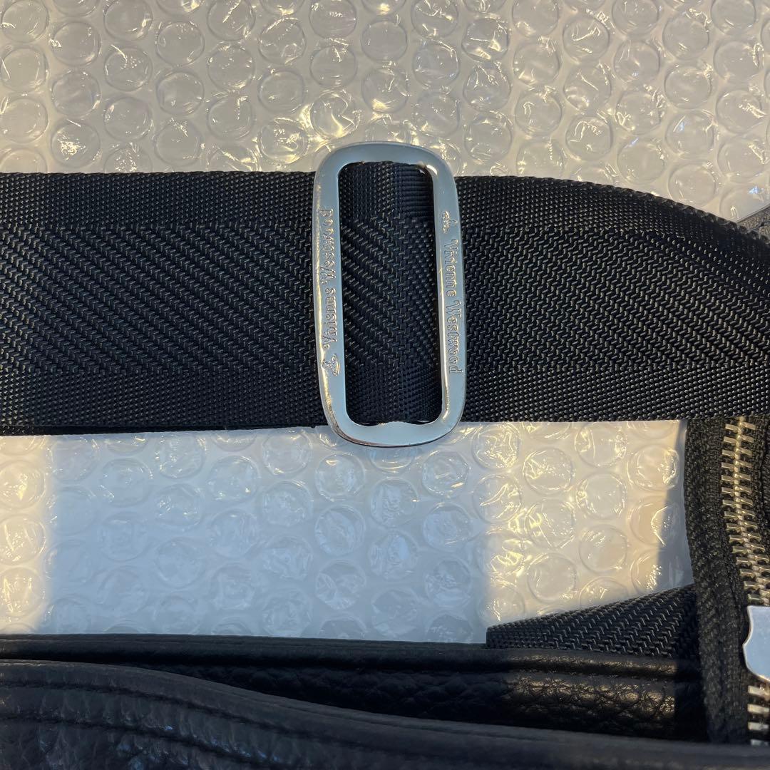 最終値引き　ヴィヴィアンウエストウッド メンズ　ショルダーバック