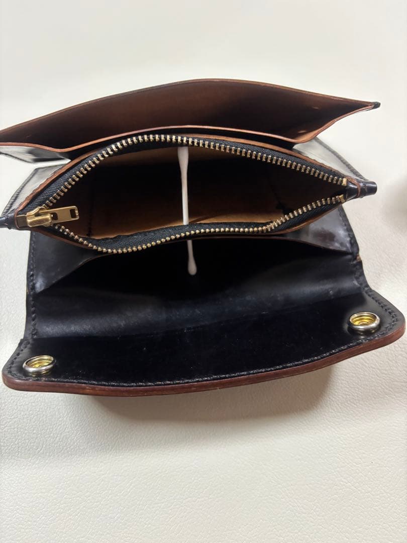 トラッカーウォレット　コードバン ゴールド42TALONジップ　ボタン留め　茶芯