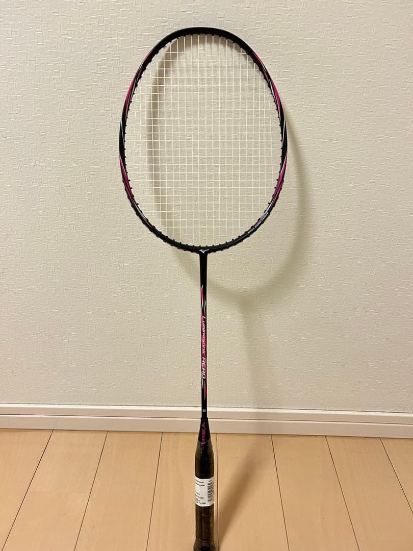 ミズノバドミントンラケット　ルミナソニックAERO ピンク