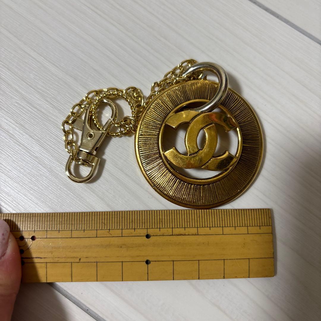 シャネル　キーホルダー (訳あり)