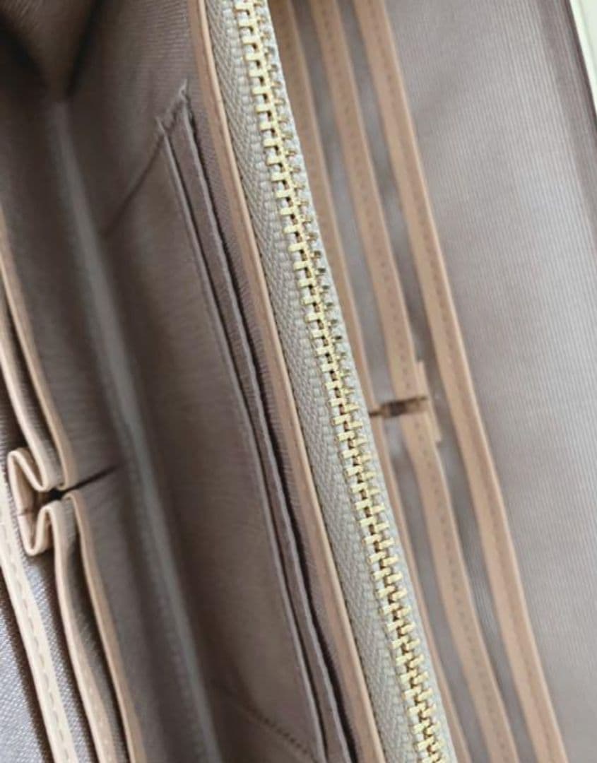 バタフライ様☆未使用☆TOPKAPI ・財布