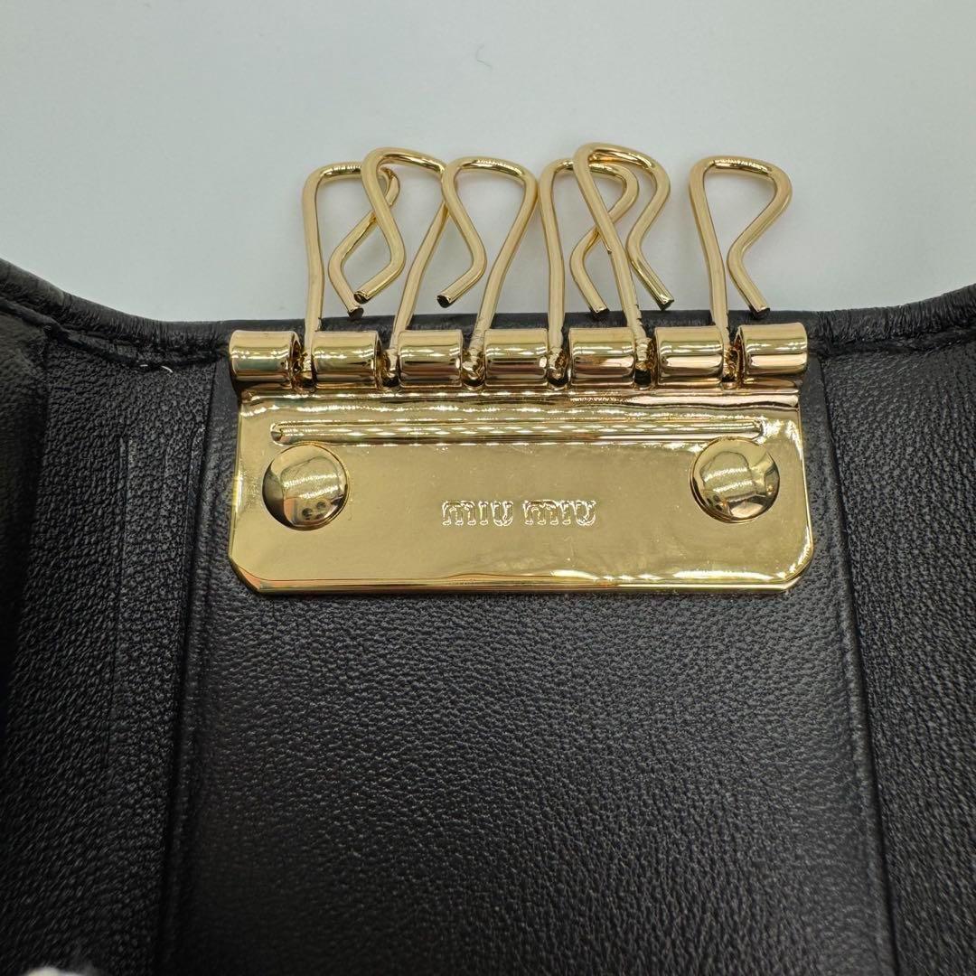 【未使用級】ミュウミュウ　キーケース　マテラッセ　6連キーケース　レザー