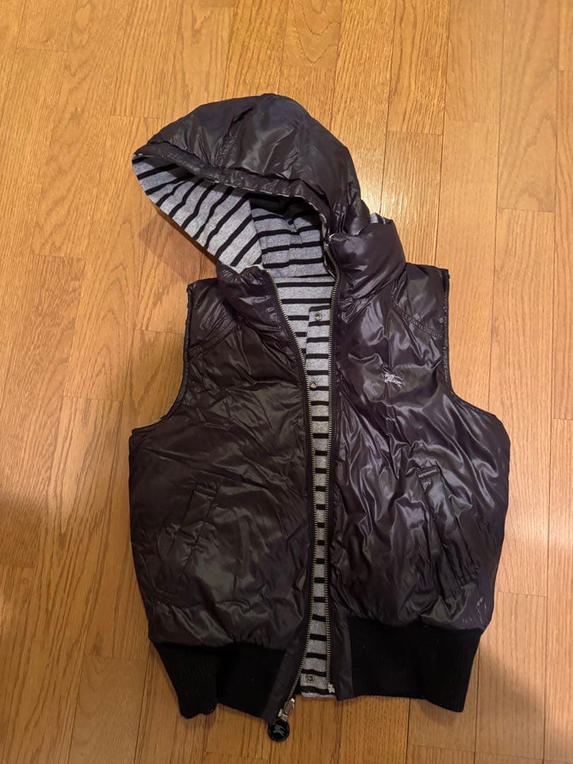【美品】BURBERRYフード付きダウンベスト