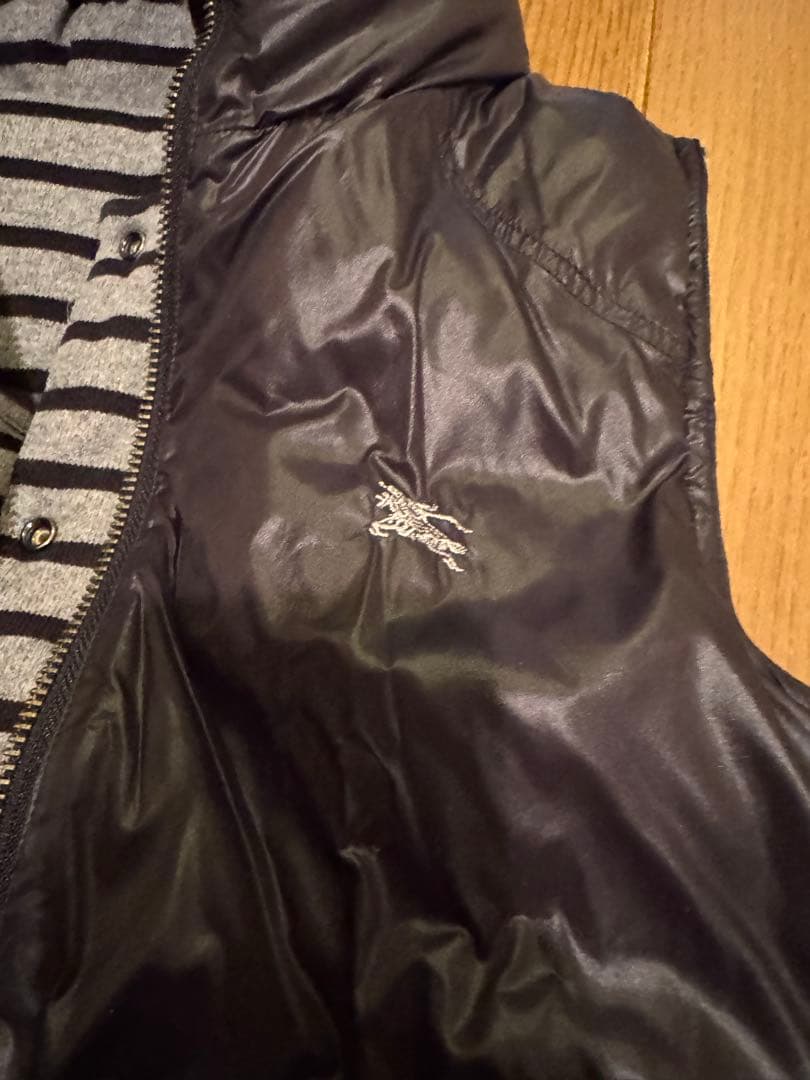 【美品】BURBERRYフード付きダウンベスト