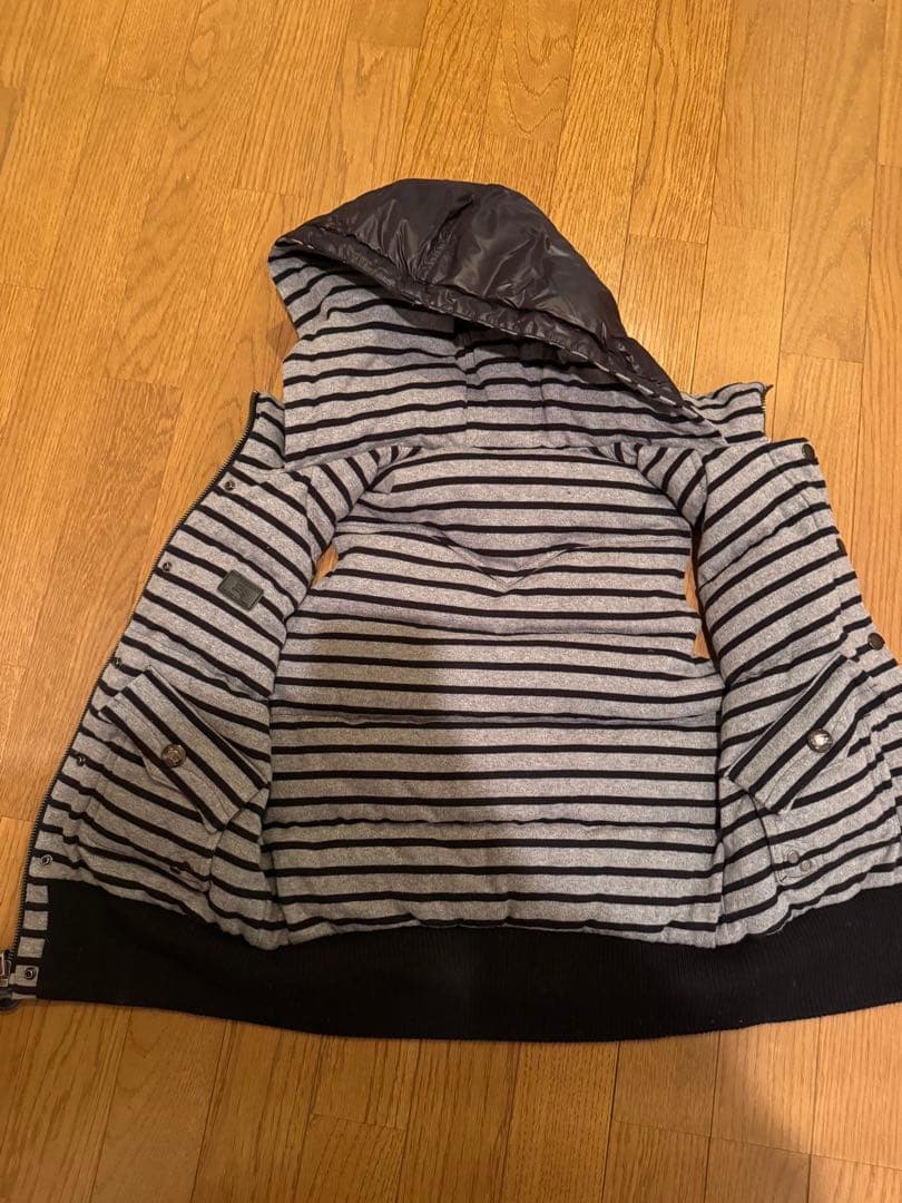 【美品】BURBERRYフード付きダウンベスト