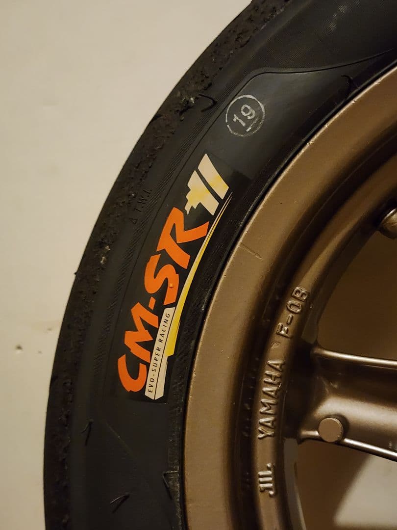 シグナス3型 台湾 SE44J 前後ホイール タイヤCST 25年製 バリ溝付き