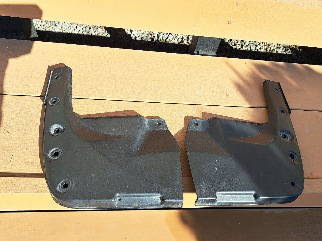 ランドクルーザープラド150後期 ショートマッドガード　1台分【汚れあり】