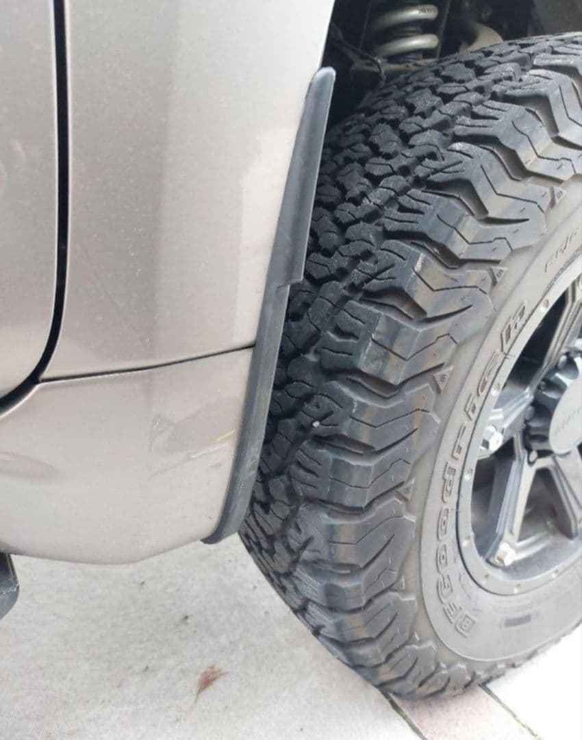 ランドクルーザープラド150後期 ショートマッドガード　1台分【汚れあり】