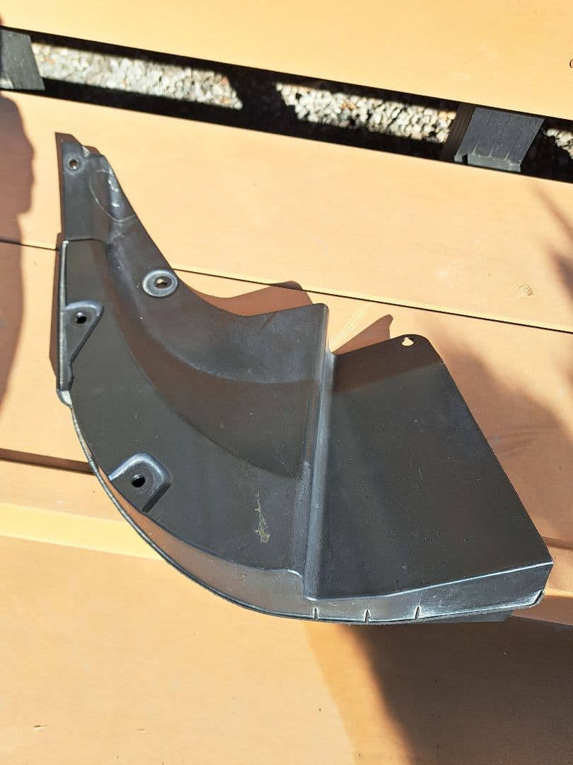 ランドクルーザープラド150後期 ショートマッドガード　1台分【汚れあり】