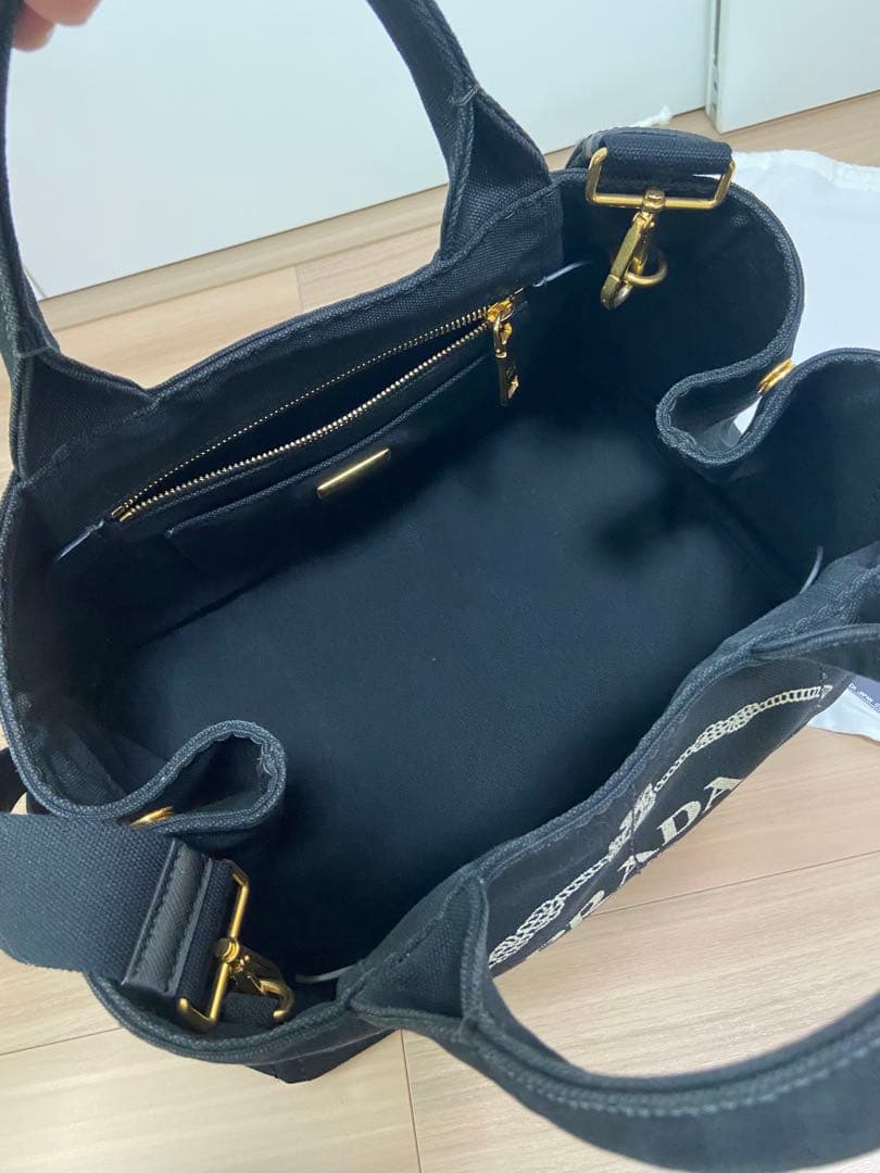 プラダ　カパナM